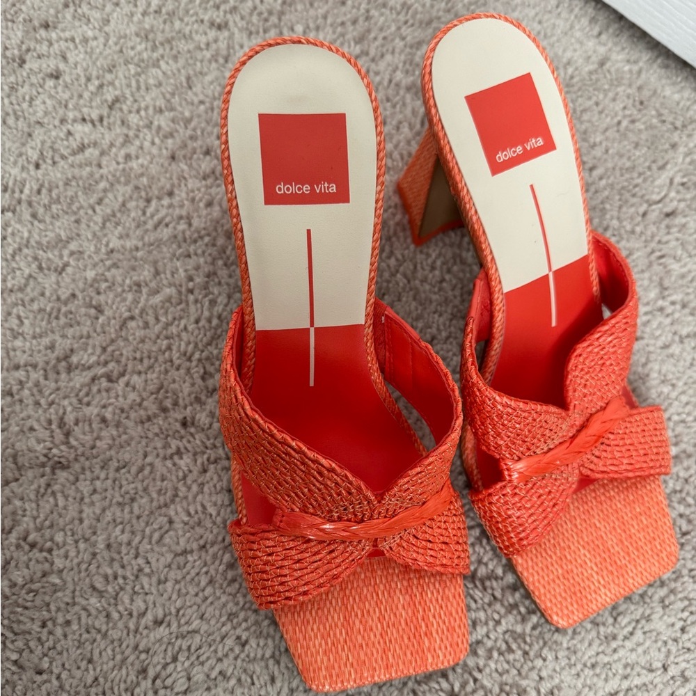 NWOT Dolce Vita Women's Vibrant Nitro Heels in Orange Raffia- size 7